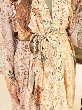 Market of Stars Folklore Opera Floral Botanical Print Kimono Robe with Tie Waist